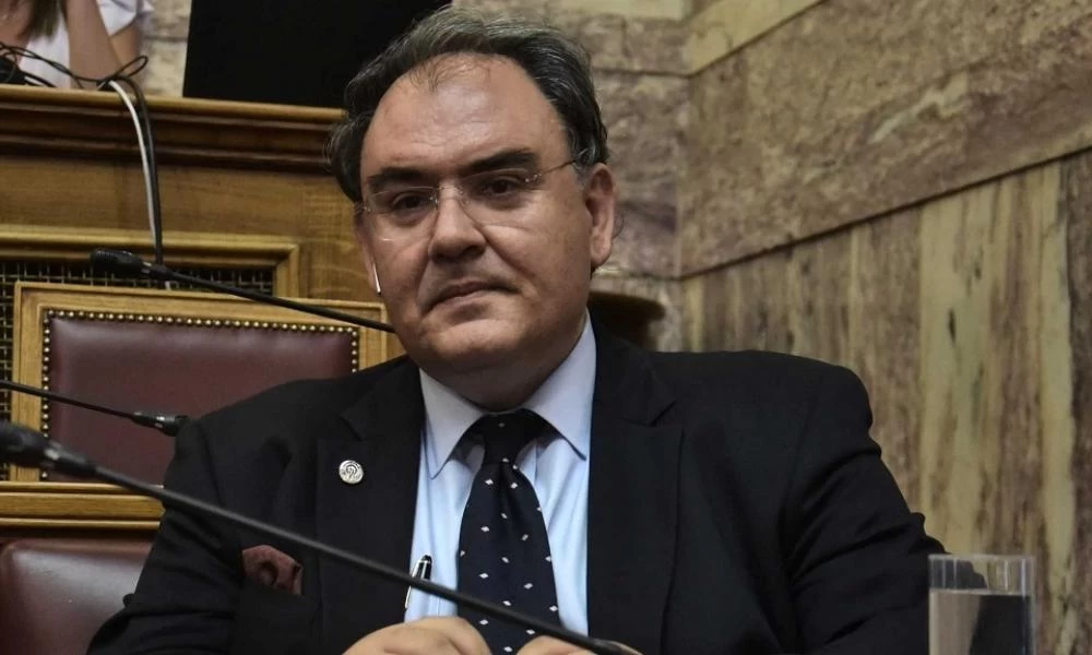 Σαρηγιάννης: "Επιβραδύνεται η πτώση του κύματος της Όμικρον"
